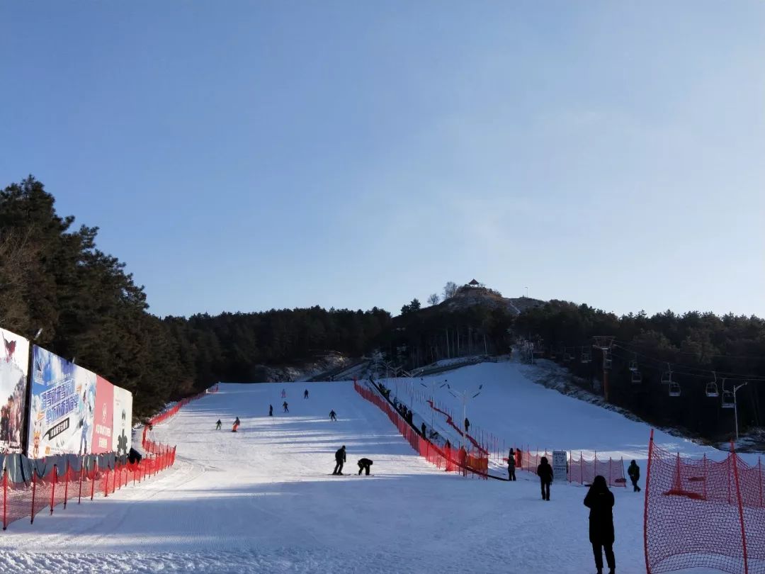 沈阳白清寨滑雪场