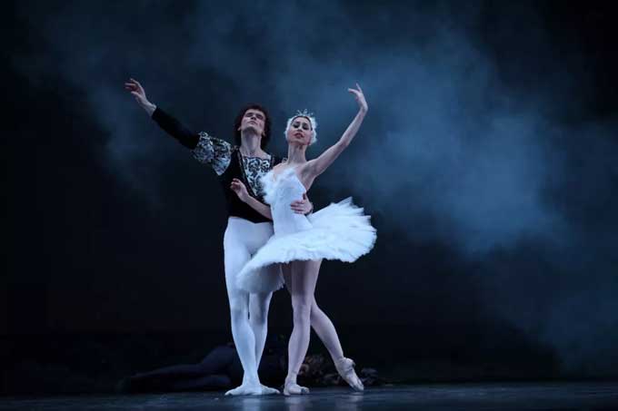 俄罗斯多媒体芭蕾舞剧《天鹅湖》重庆站