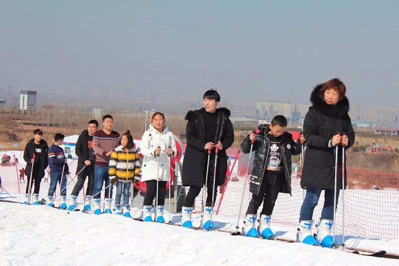 万安山国际滑雪中心门票_洛阳万安山国际滑雪中心门票