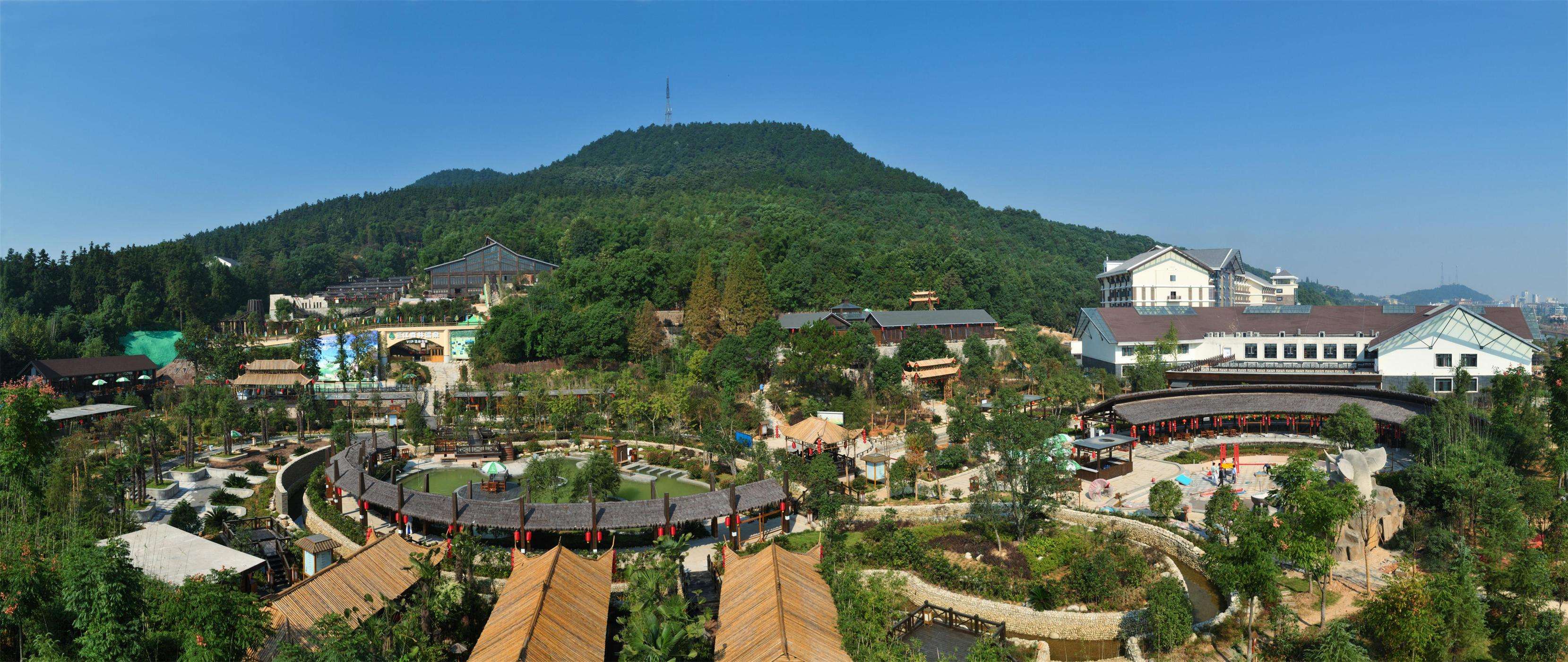 html景区特色:会议厅三江森林温泉度假区有装饰豪华,功能完备的大小