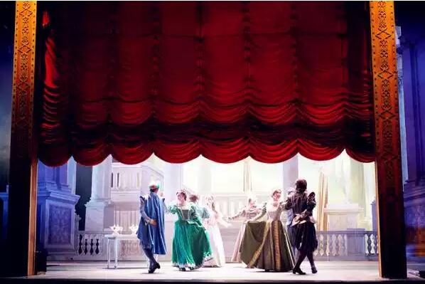 幕布已经拉开,纪念莎翁逝世400周年,开心麻花重磅制作舞台剧.