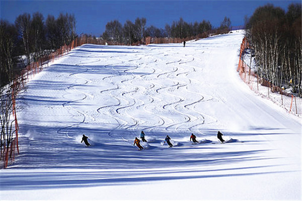 长城岭滑雪场