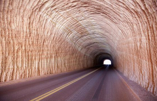 世界最长公路隧道图片
