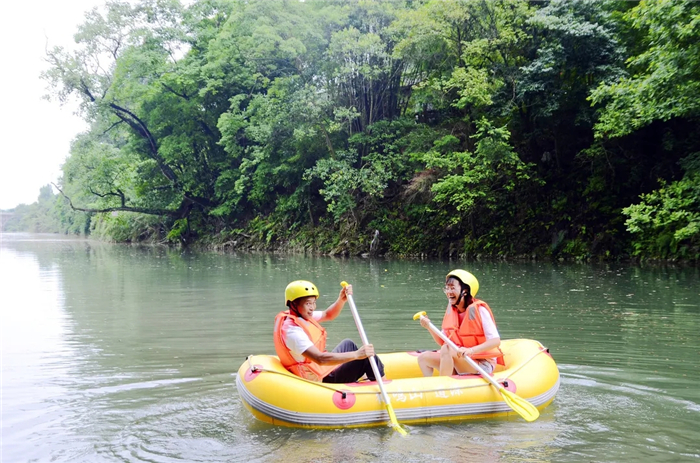 大邑鹤鸣山道源漂流