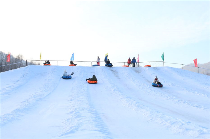 伊春九峰山滑雪场