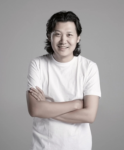 马飞毕业于西安美术学院油画系,中国内地男歌手,导演,音乐制作人