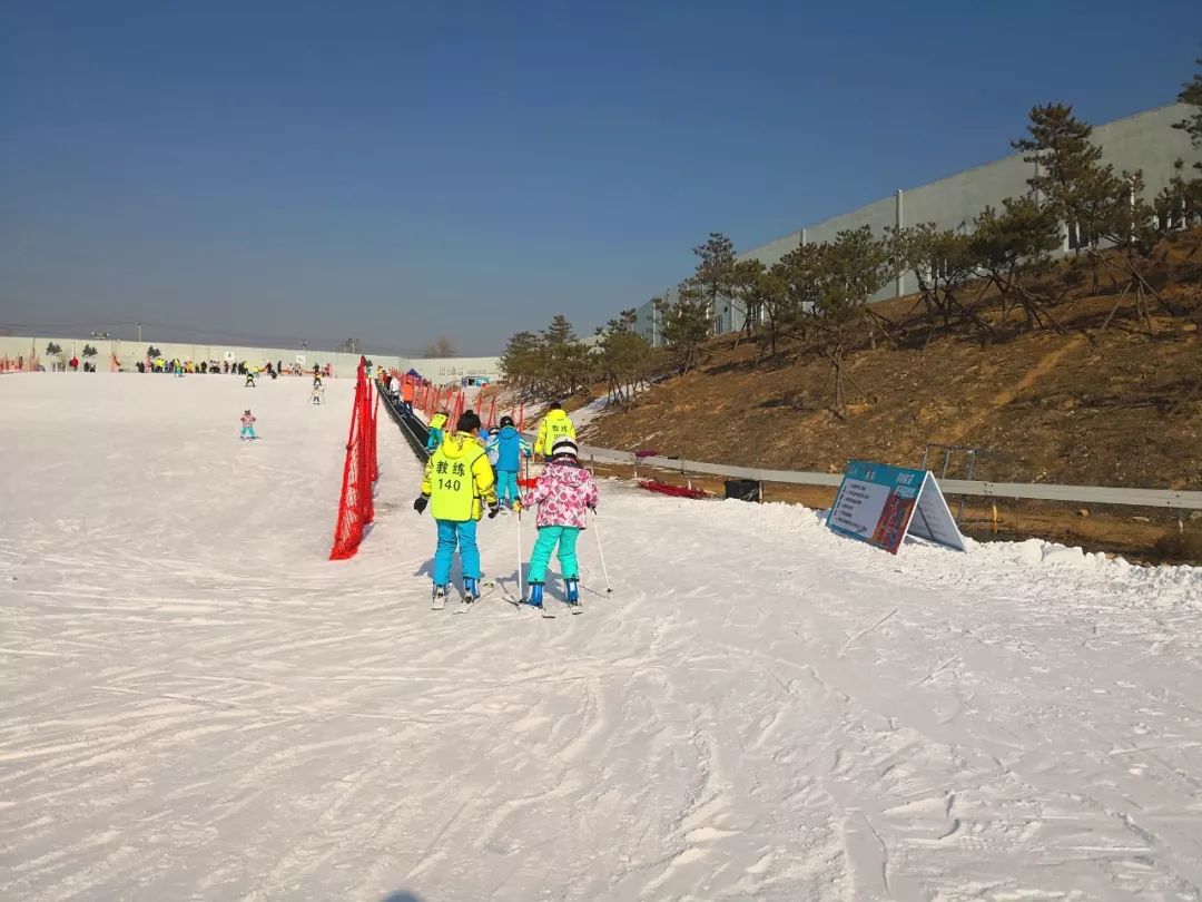 华彬庄园滑雪场图片