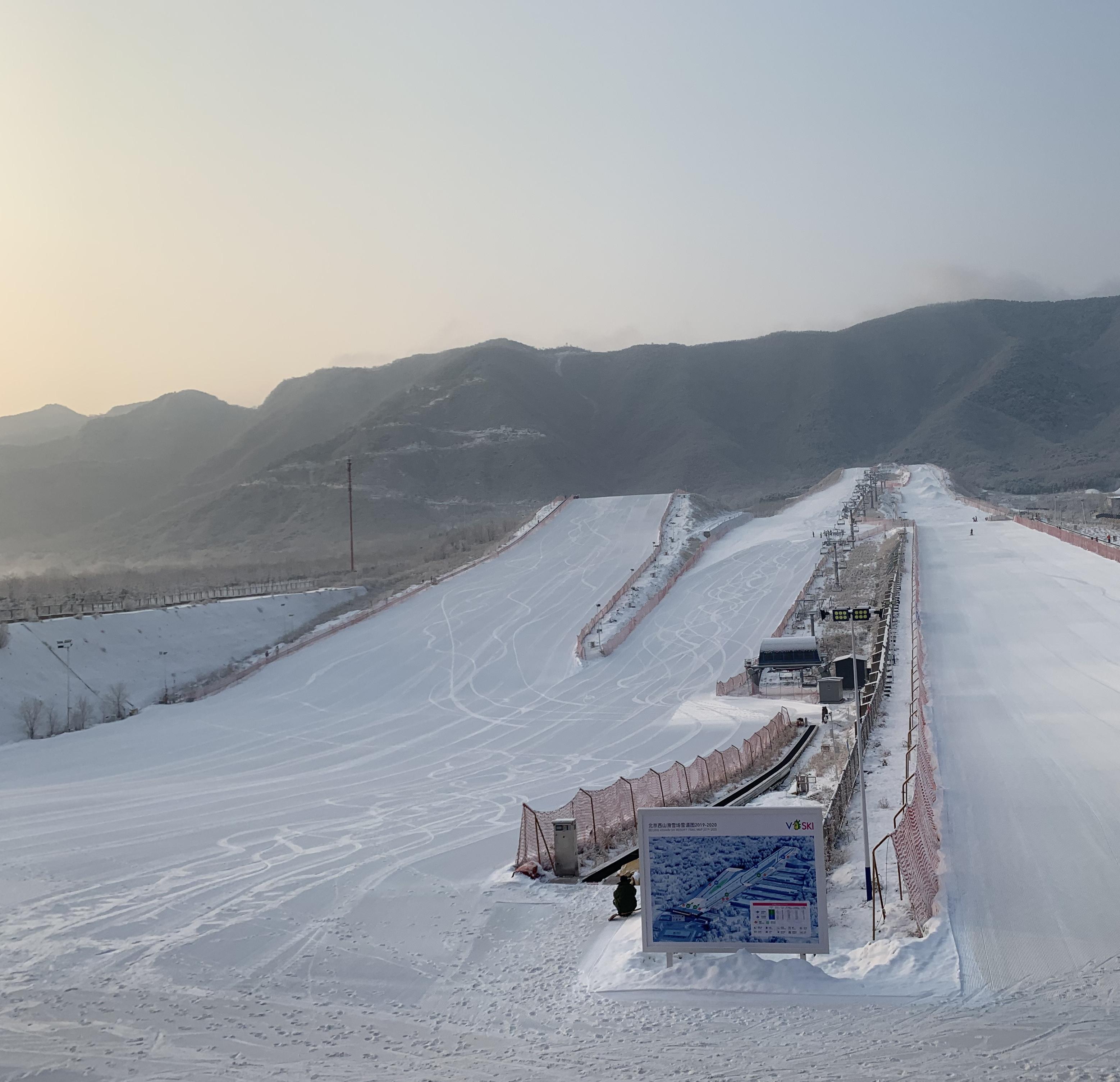 西岭雪山滑雪场图片