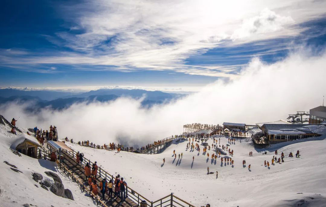 玉龙雪山滑雪场