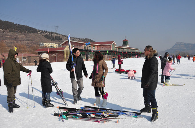 卧虎山滑雪场