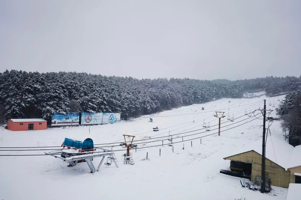 沈阳白清寨滑雪场
