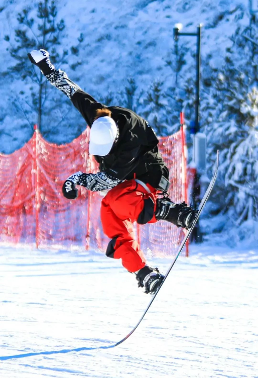 崇禮富龍滑雪場(chǎng)