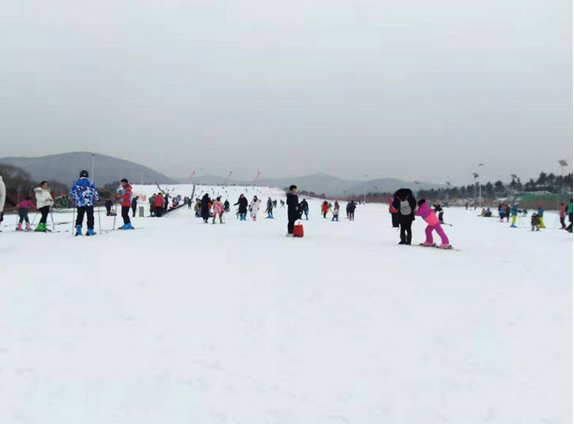 德百滑雪场图片