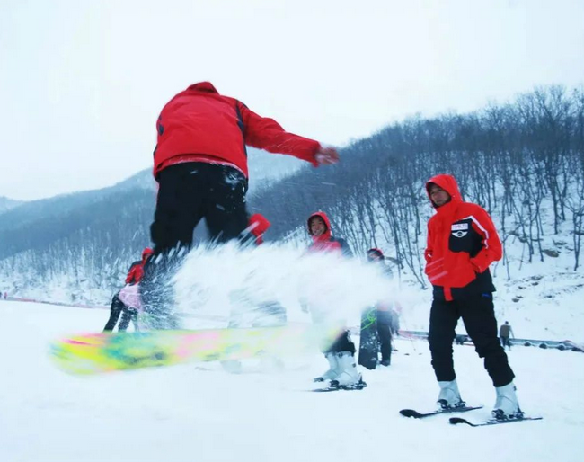 许昌禹州大鸿寨滑雪场门票