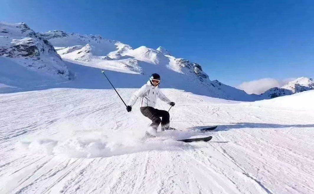探路者嵩顶滑雪场