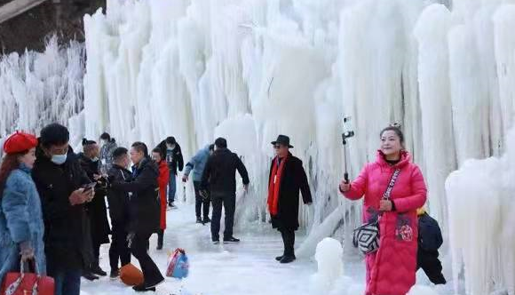 魯山天龍池滑雪世界