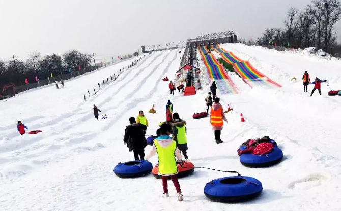 雁鸣蟹岛滑雪场