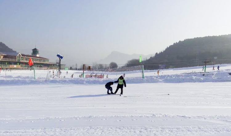 臥虎山滑雪場