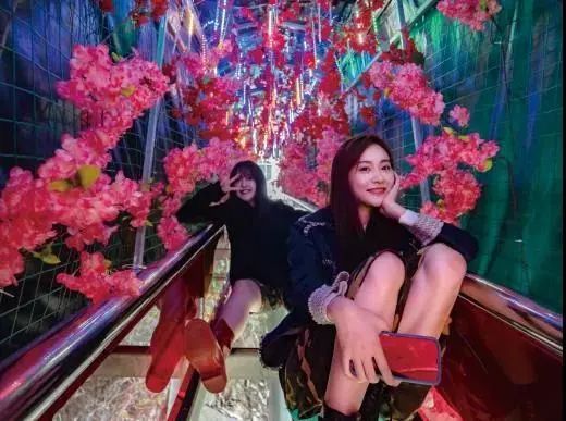 https://r.sinaimg.cn/large/article/f557df000d9fb3d4f0a88776a98d4b5f
