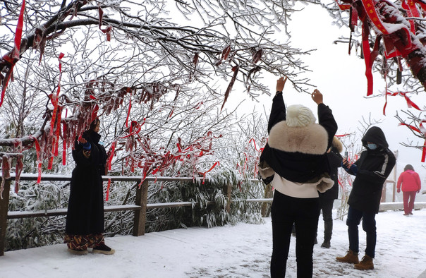 金佛山門票