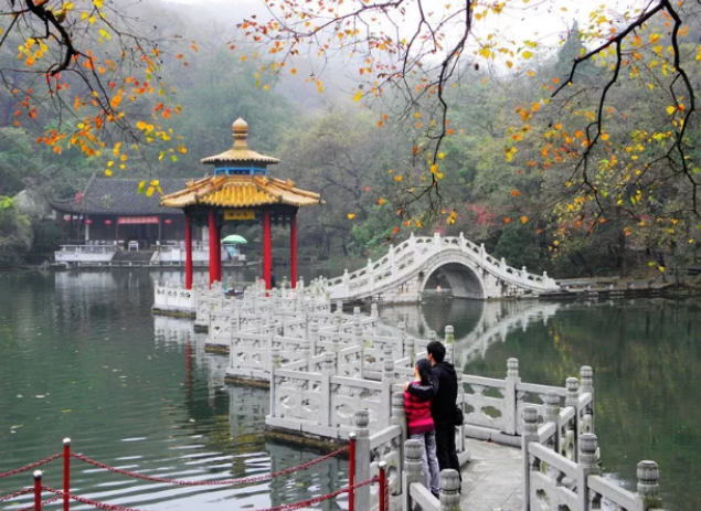 層巒疊嶂,飛泉流水,聽說了滁州琅琊山的好風景,不妨購買滁州琅琊山