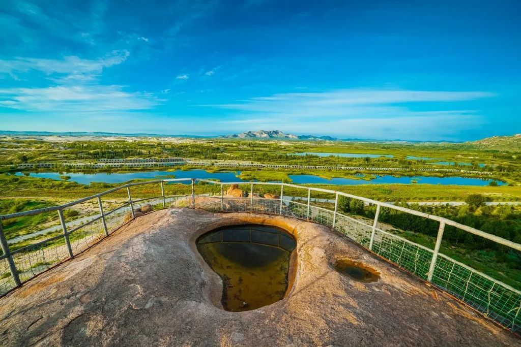 赤峰玉龙沙湖景区图片图片