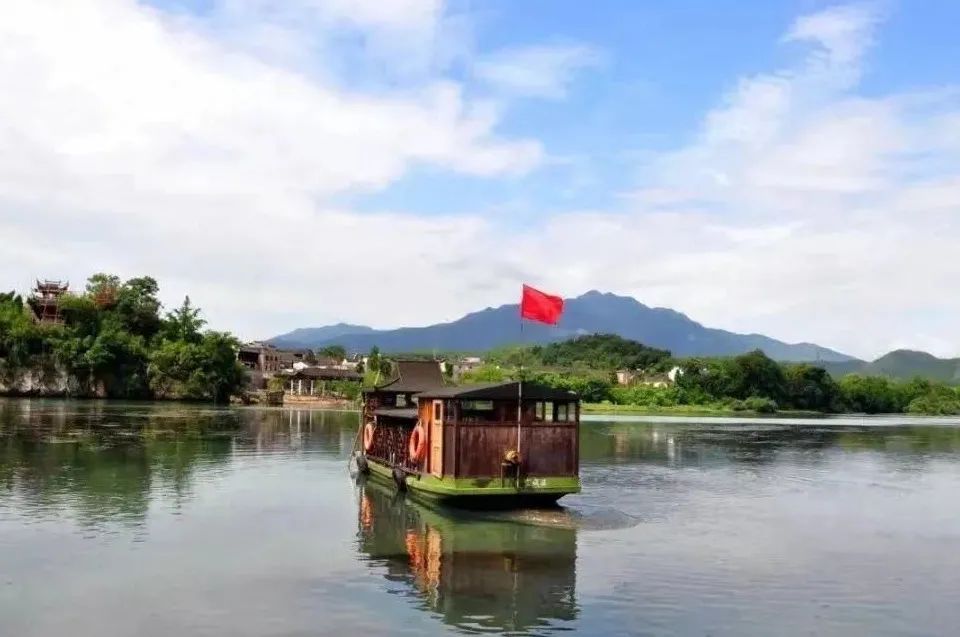 https://r.sinaimg.cn/large/article/62623006f6986950b931b09fc43cbef7