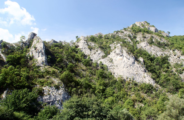 平山黑山大峡谷门票