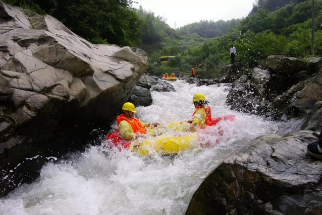 浮蓋山峽谷漂流門票