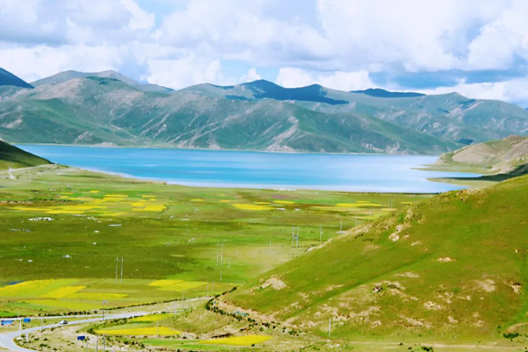 西藏羊卓雍措(门票价格+旅游攻略+景点介绍+免费政策)