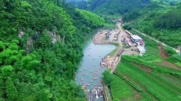 天臺(tái)雷峰十里峽谷漂流門票