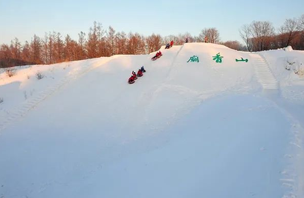 庙香山滑雪场图片