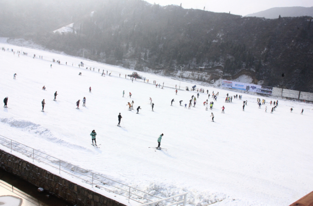 西安竹林畔滑雪場