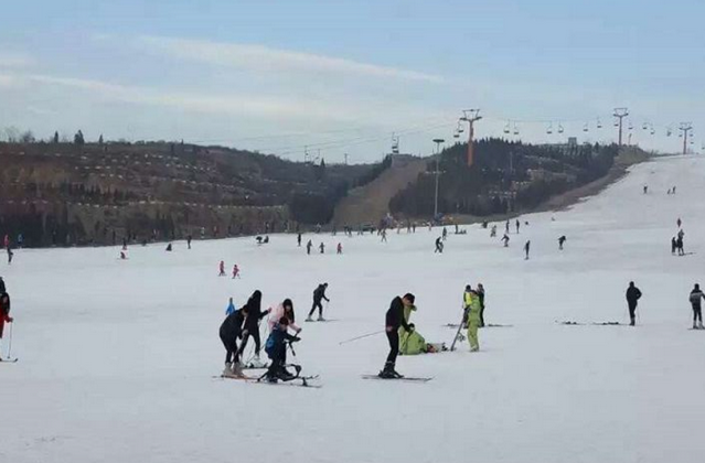 九龙国际滑雪场