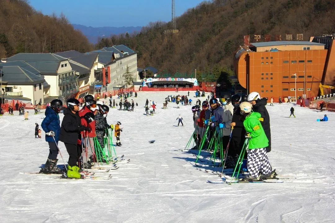 2023伏牛山滑雪場門票多少錢(營業時間+游玩項目+優惠購票)