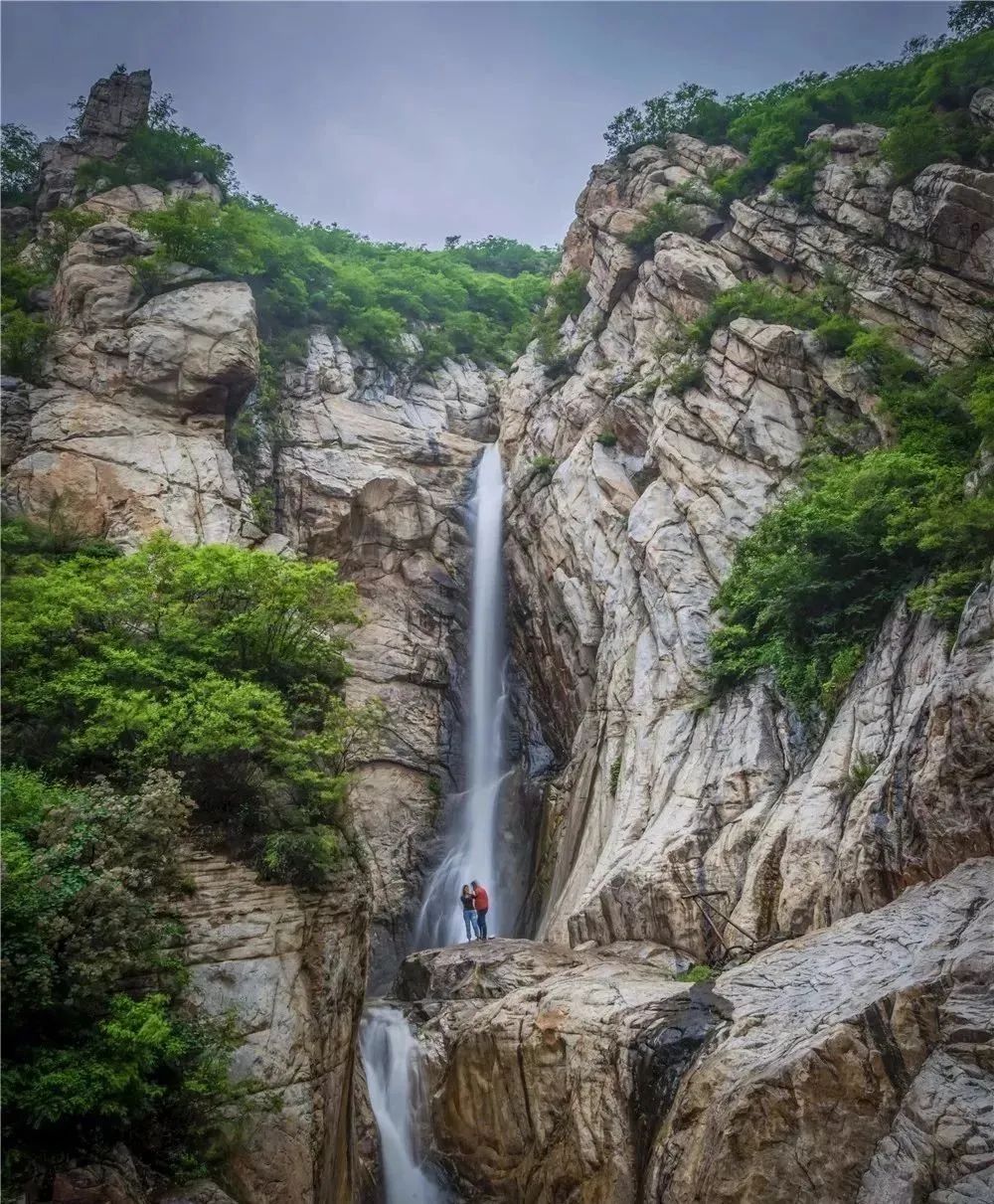 卢崖瀑布风景区