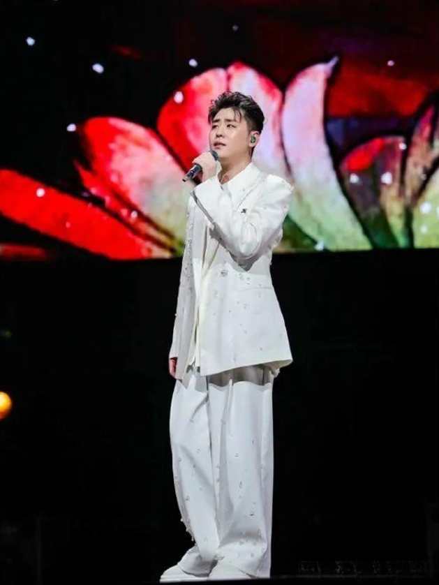 張?jiān)评滋旖蜓莩獣?huì)