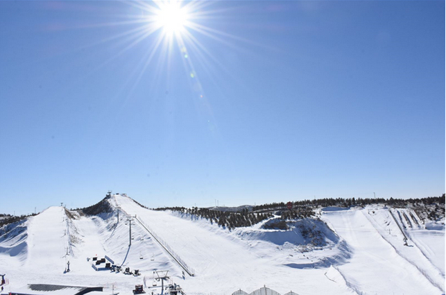 鄂爾多斯九城宮滑雪場