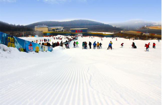 濟南蟠龍山滑雪場