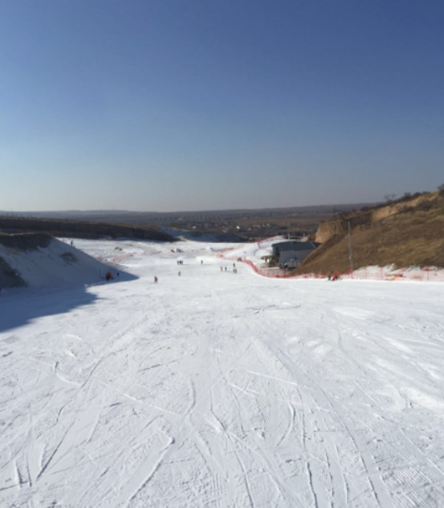 赤峰道谷南山滑雪場