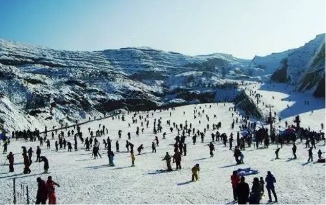 晉中梅苑南山滑雪場(chǎng)