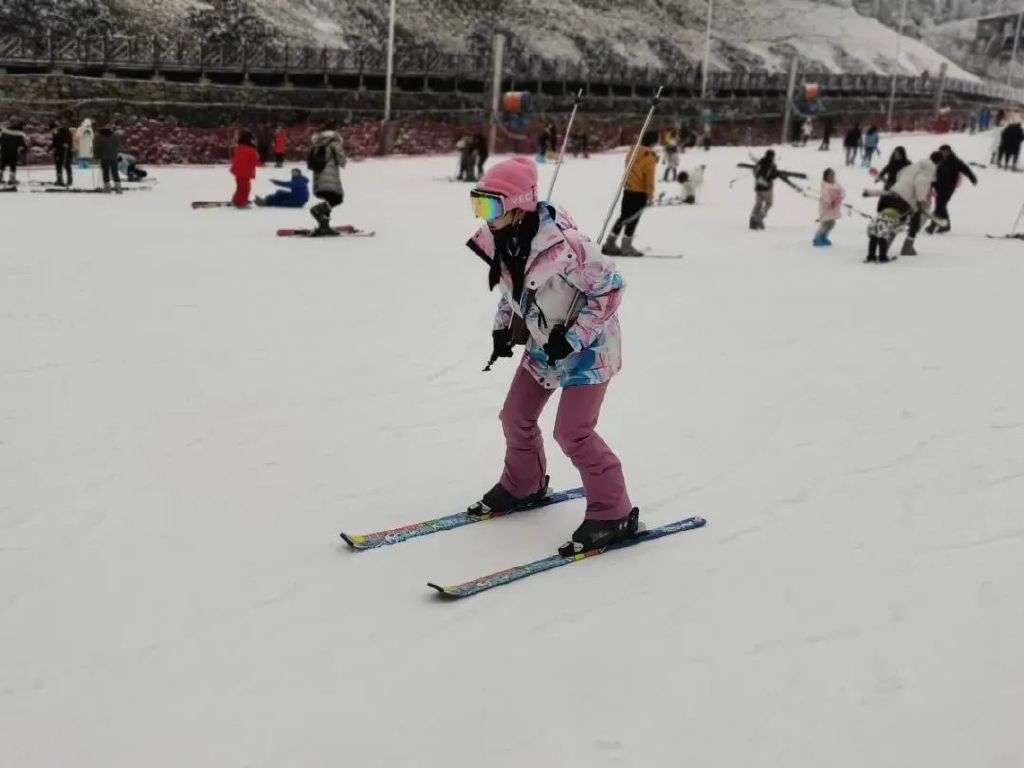 神农架滑雪两日游-（神农架滑雪+温泉两日游）感受冰火两重天_国际