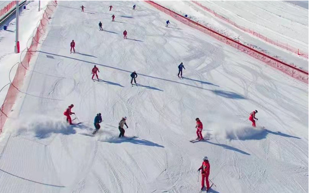 乌兰察布大河湾国际滑雪场
