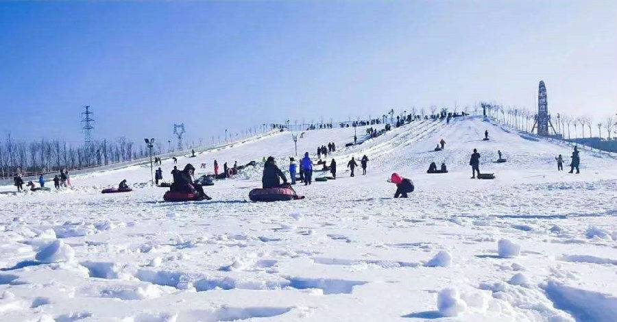 东营万象滑雪场