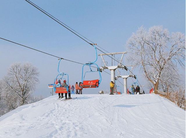 哈爾濱平山神鹿滑雪場