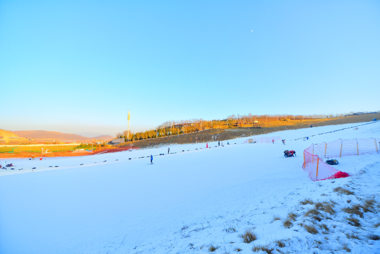 青鵑山滑雪場(chǎng)