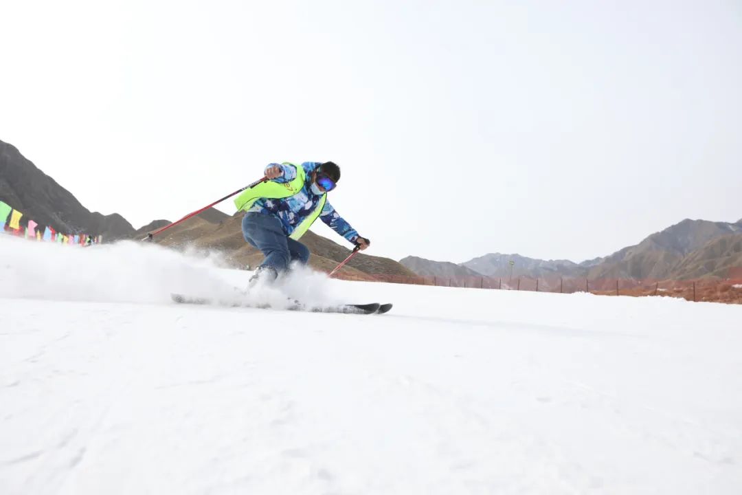 南坝滑雪.jpg