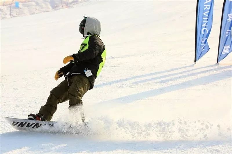 保定狼牙山滑雪場