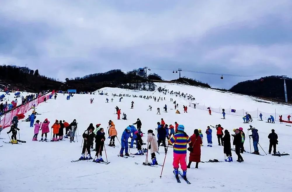 恩施绿葱坡滑雪场