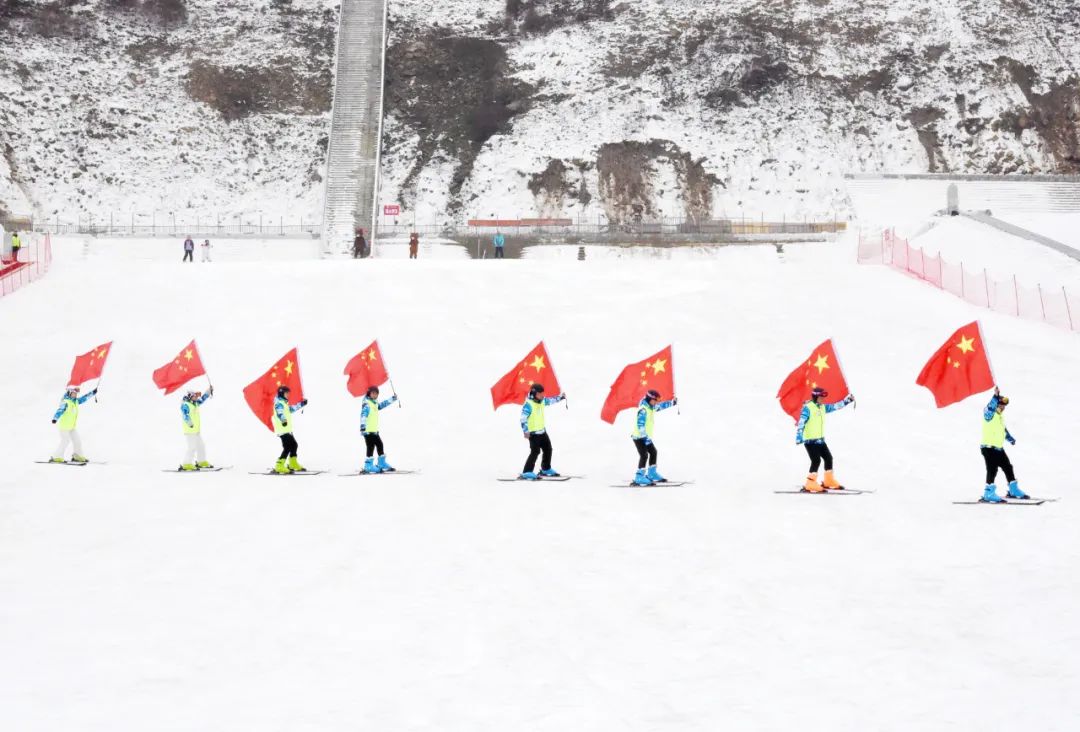 襄阳梅花寨云海滑雪场